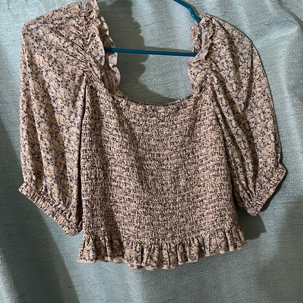 A blouse from Arizona Jean & co. A size medium and never been worn before!